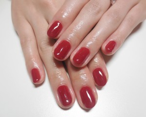 秋　赤ネイル