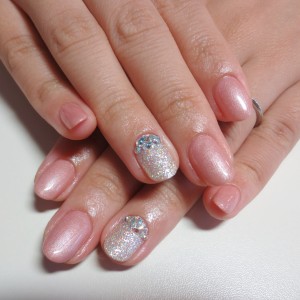 お義母さんウケばっちりネイル