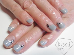 ライトグレーネイル