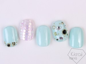 ビジューネイル