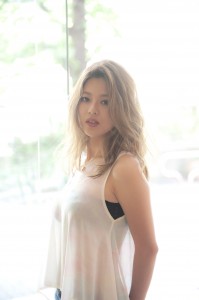 F スモーキーアッシュなら外国人風カラーが得意な美容室kisaiTOKYO